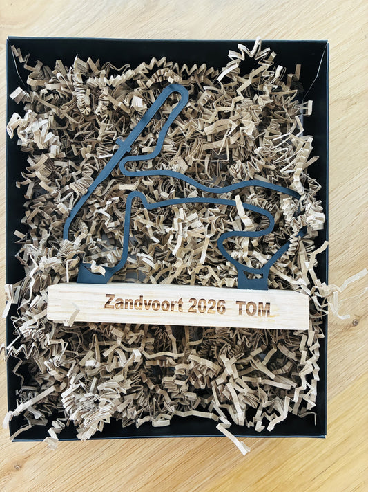 Circuit Zandvoort op houten standaard met eigen naam