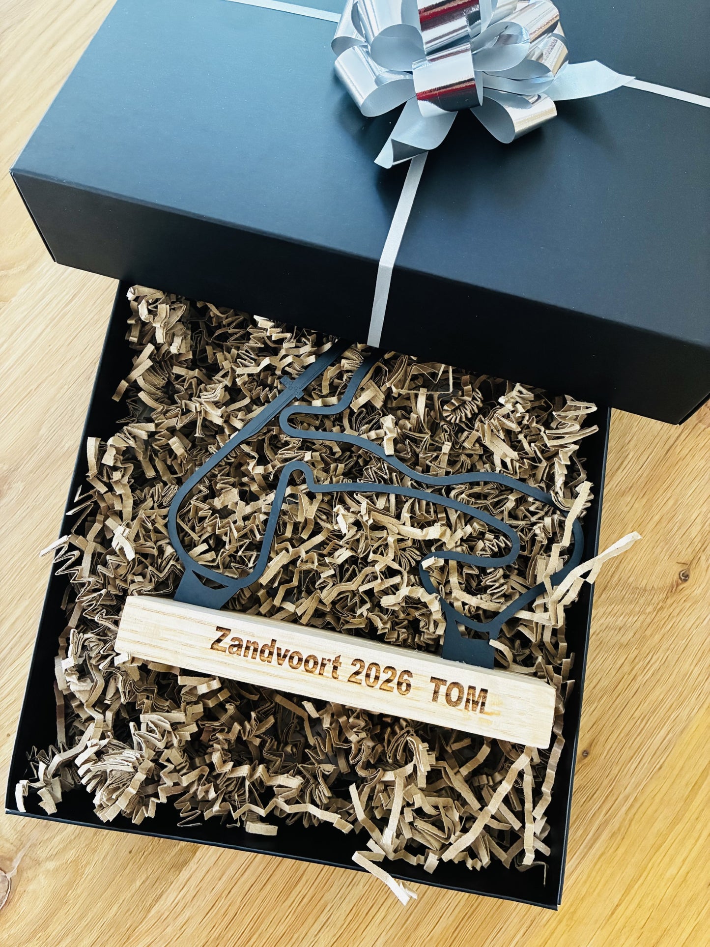 Circuit Zandvoort op houten standaard met eigen naam